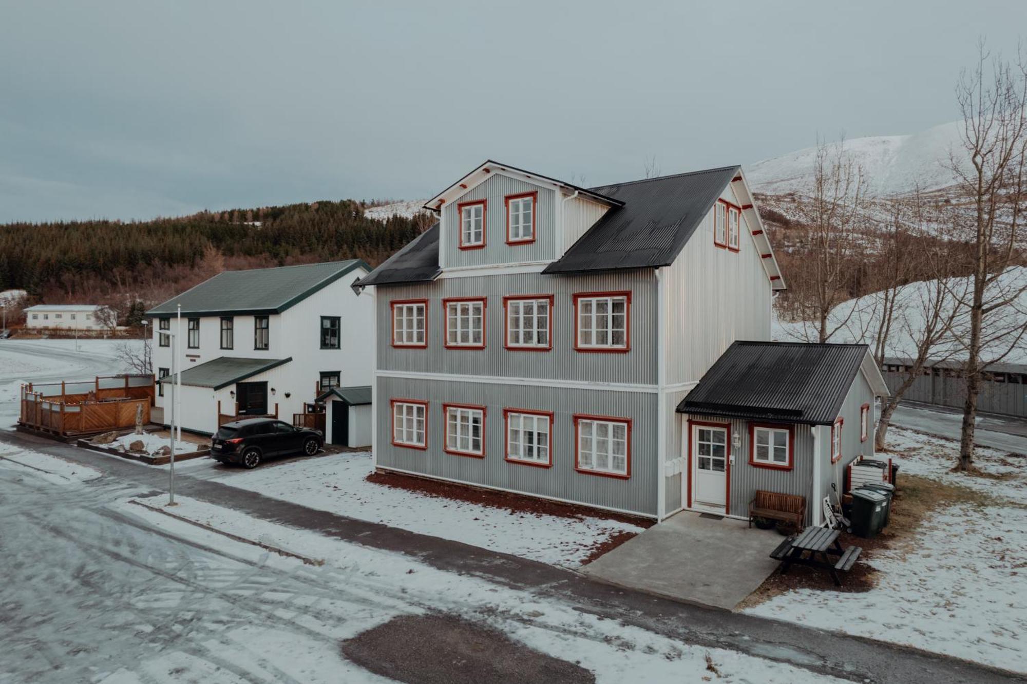 Gamli Skolinn Husavik Ngoại thất bức ảnh